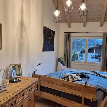 Chesa Clavazzin Bed & Breakfast Brunnadern