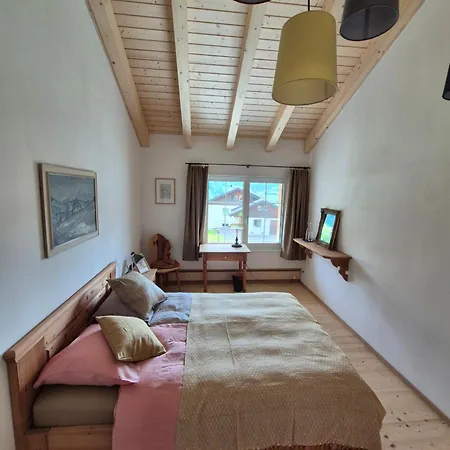 Bed & Breakfast Chesa Clavazzin