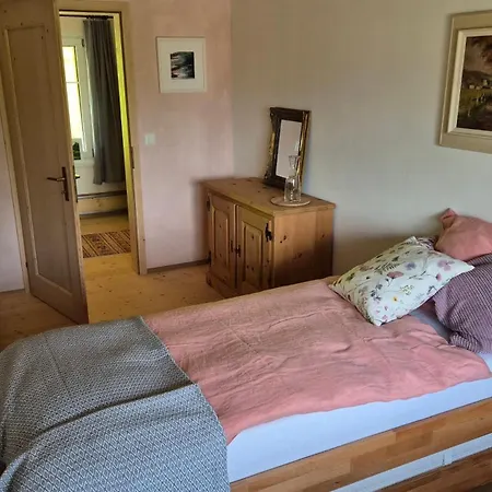 Bed & Breakfast Chesa Clavazzin Brunnadern