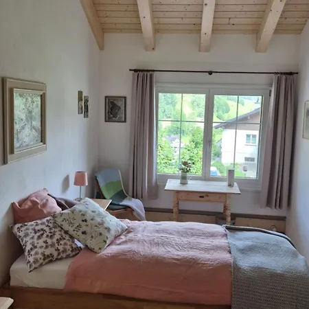 Chesa Clavazzin Bed & Breakfast *