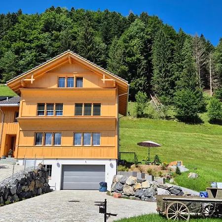 Bed & Breakfast Chesa Clavazzin Brunnadern